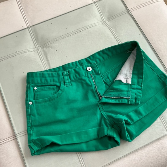 Armani Exchmge   ( AX) spring green cuff short shorts ♥️♥️ - Picture 3 of 12